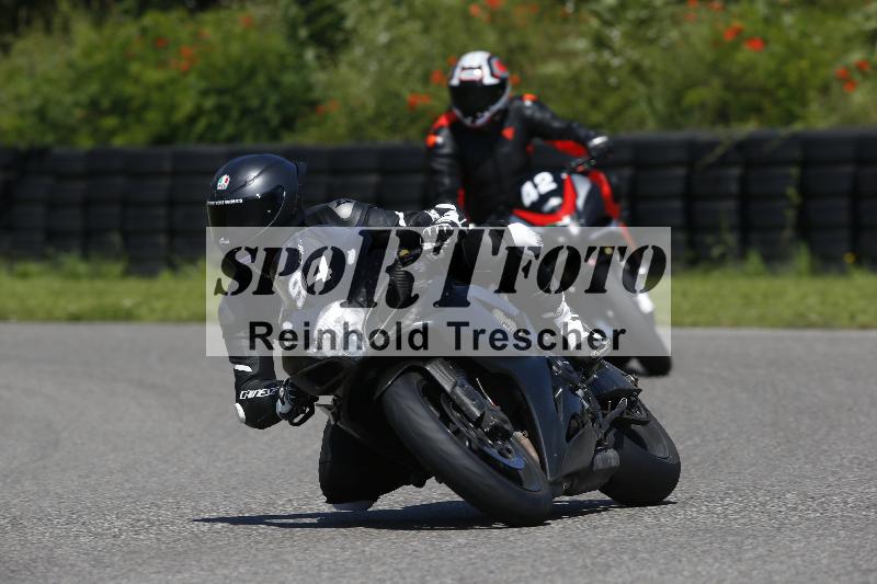 /Archiv-2024/29 12.06.2024 MOTO.CH Track Day ADR/Gruppe blau/94